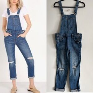 M LEVI’S Distressed Denim Overalls